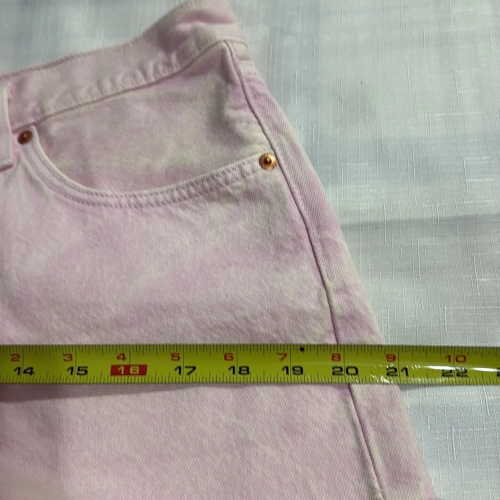 (B5) Levi's Original 501 Women's Frayed Hem Denim Shorts in Pink, Youth Size 30